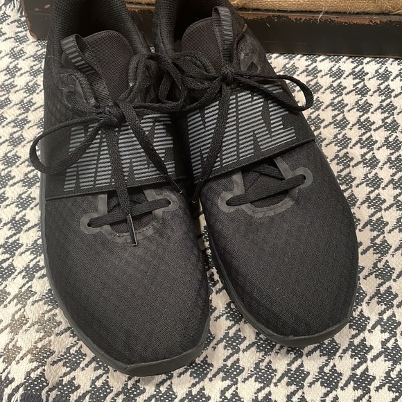 Nike shoes - Picture 6 of 13